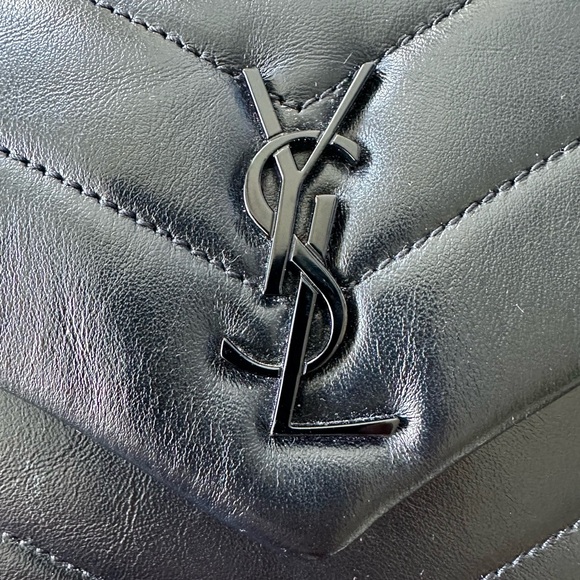 YSL LOULOU TOY - Picture 7 of 11